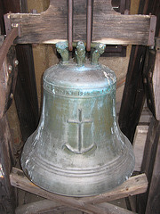 Mittlere Glocke im Turm der Kirche von Eggen