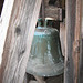 Kleine Glocke im Turm der Kirche von Eggen