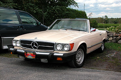 Cars in Quebec: Mercedes-Benz SL