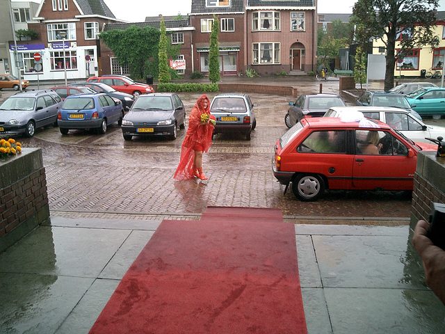 soggy bride arriving