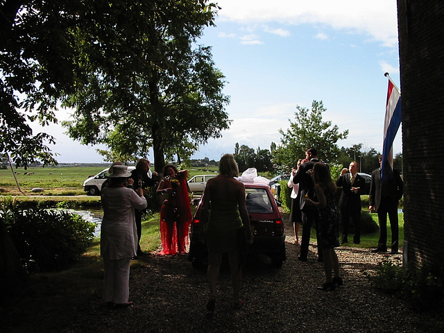 bridal car arriving