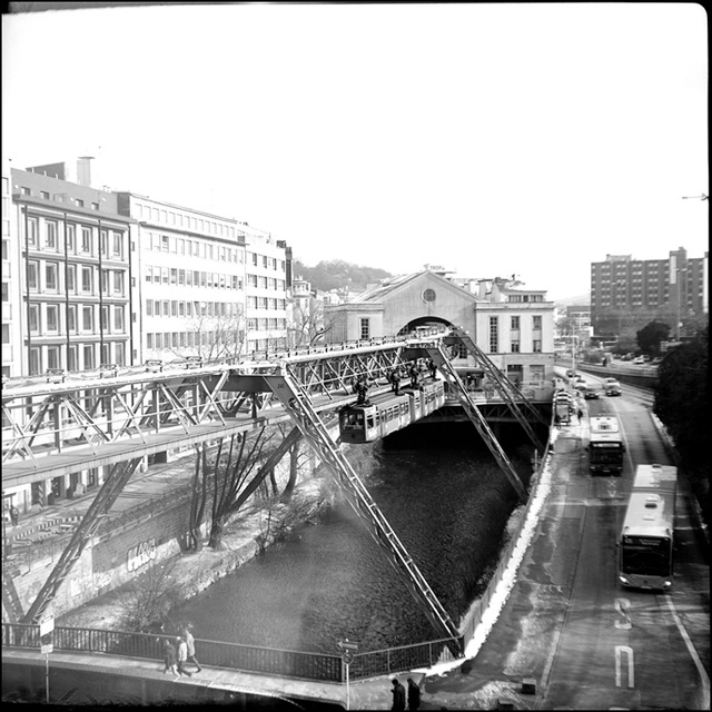 Schwebebahn