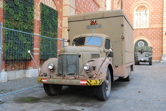 Heeresgeschichtliches Museum – International truck