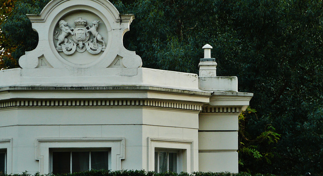 lodge on oakley sq., camden, london