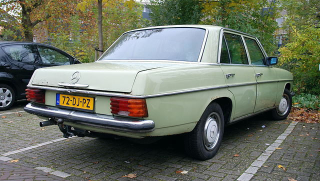 1974 Mercedes-Benz 200 D