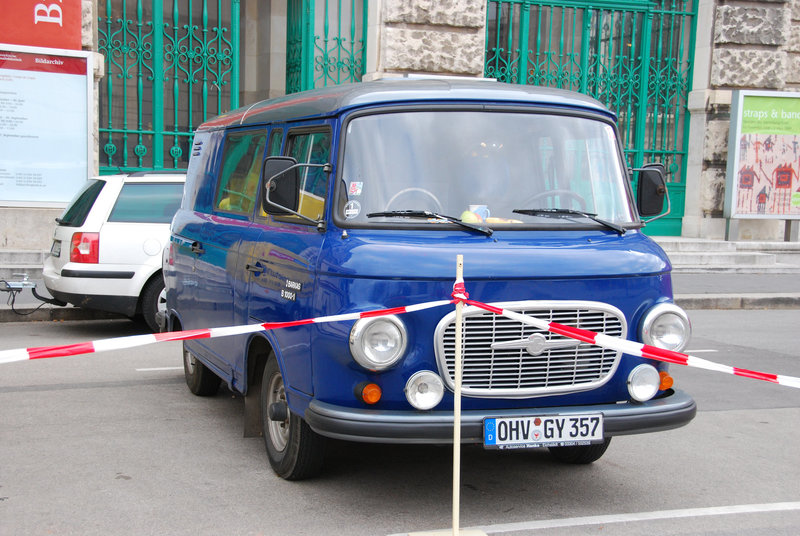 Vans in Vienna: Barkas B1000 in front of the Hofburg