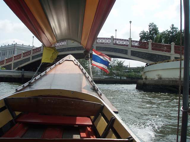 Bangkok - longtail boat trip through canals