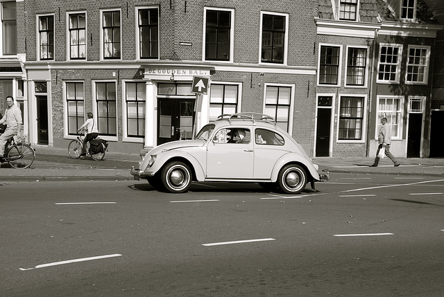 1960 Volkswagen Beetle 1200L in B/W