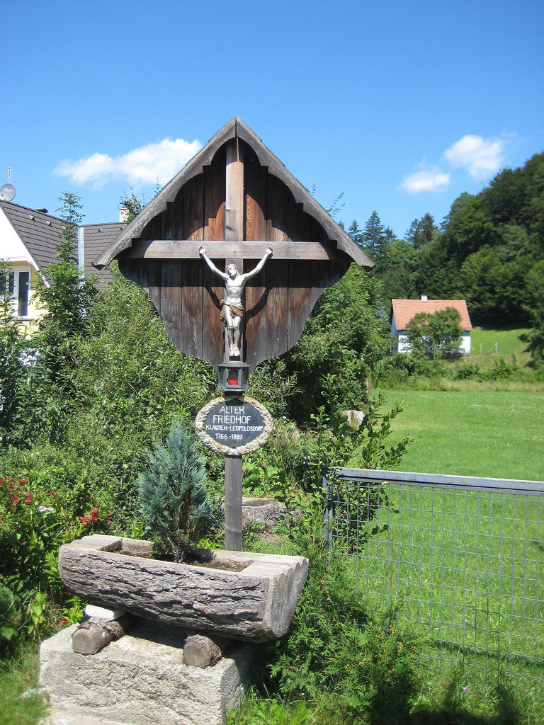 Klausen-Leopoldsdorf, alter Friedhof