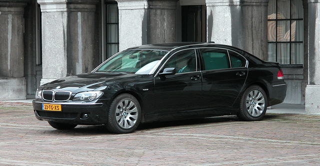 Official cars in the Hague: 2006 BMW 760 Li