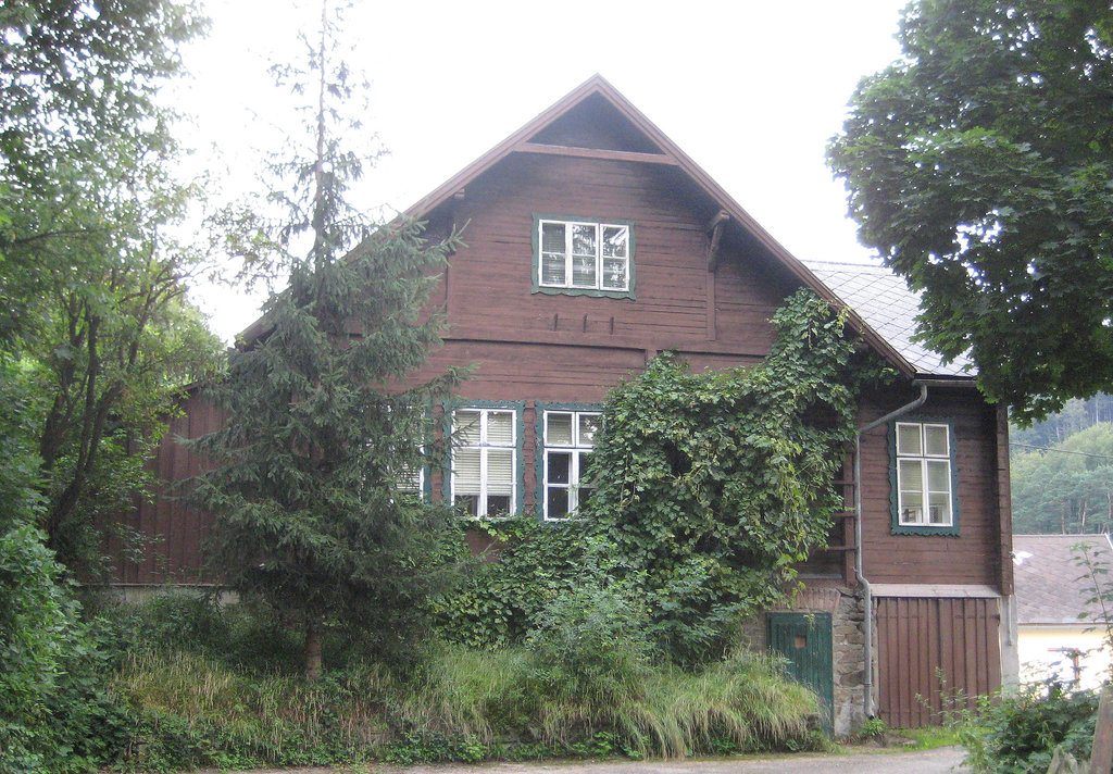 Klausen-Leopoldsdorf, alte Kanzlei der Forstverwaltung