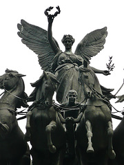 constitution arch, hyde park corner, london