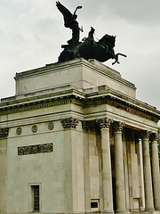 constitution arch, hyde park corner, london