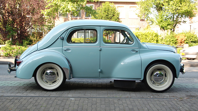 1957 Renault 4cv