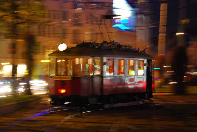 Old tram 4013 on the move