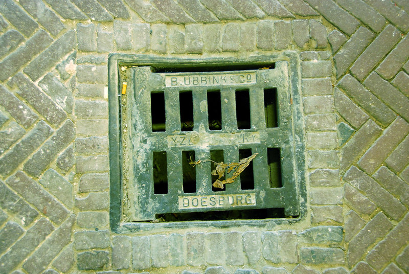 Sewer cover of B. Ubbink & Co Yzergietery of Doesburg