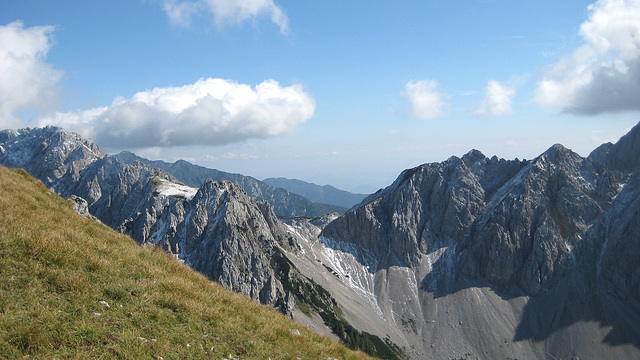 Blick nach Slowenien (links die Bielschitza, rechts das Massiv des Klagenfurter Spitz