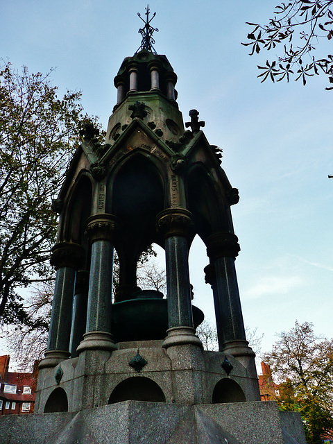 drinking fountain , south end green , hampstead, london