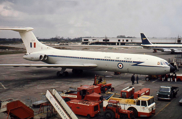 VC10 XV104 (RAF)