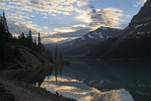 Berg Lake and Rearguard Mountain Morning