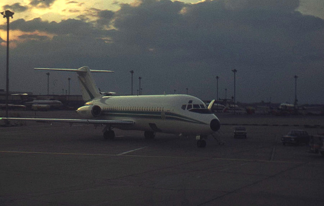 Douglas DC-9-15 N228Z