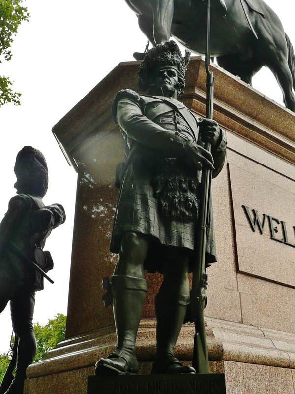 wellington monument, hyde park corner, london