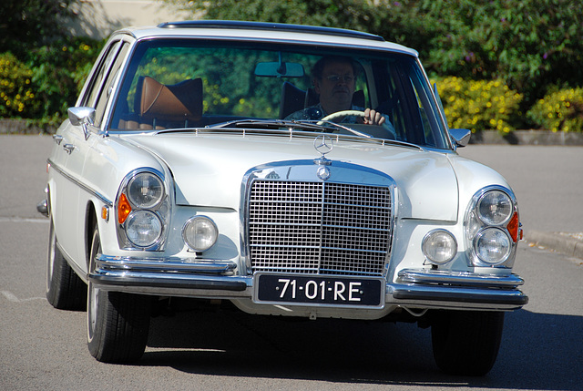 Mercedes meeting: 1971 Mercedes-Benz 280 S