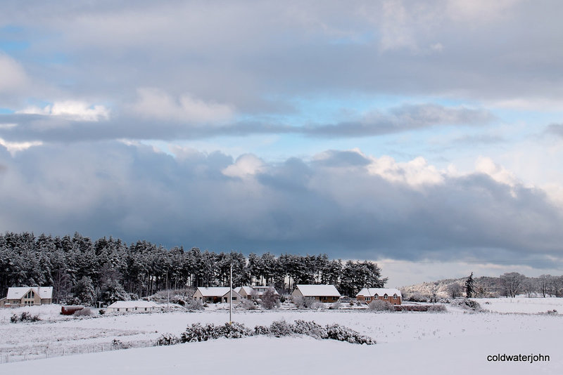 Early morning walk around the gardenneighbours across the fields 5211854186 o