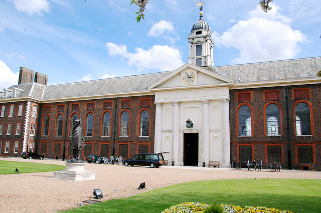 Last journey for a Chelsea pensioner