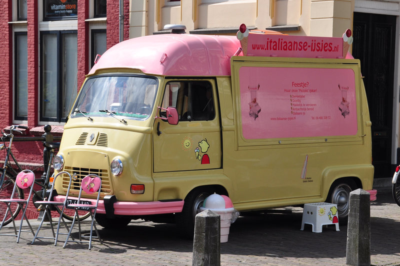 1976 Renault Estafette 1000 Ice-Cream Van