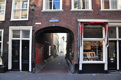 Gate to the royal palace Noordeinde (North End)