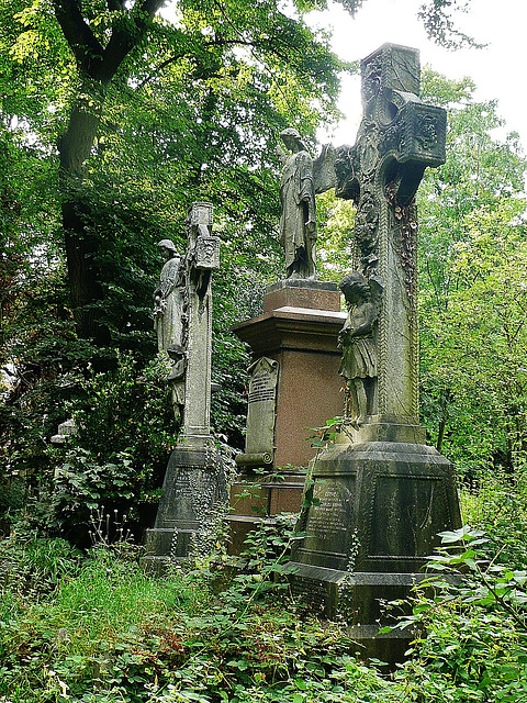 tower hamlets cemetery, london