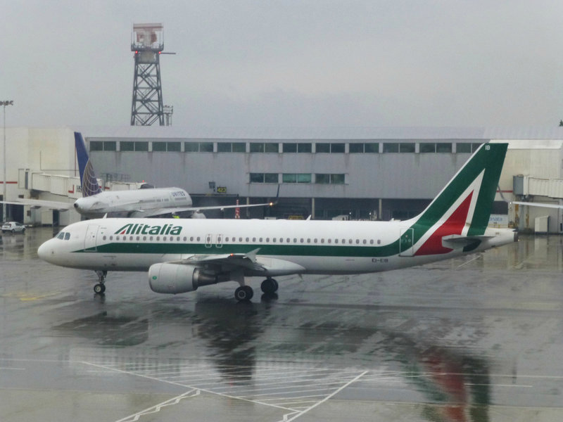 EI-EIB at LHR (3) - 28 May 2013