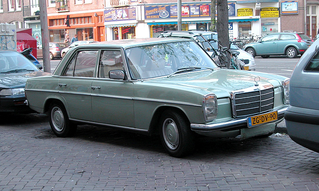 1975 Mercedes-Benz 240 D 3.0