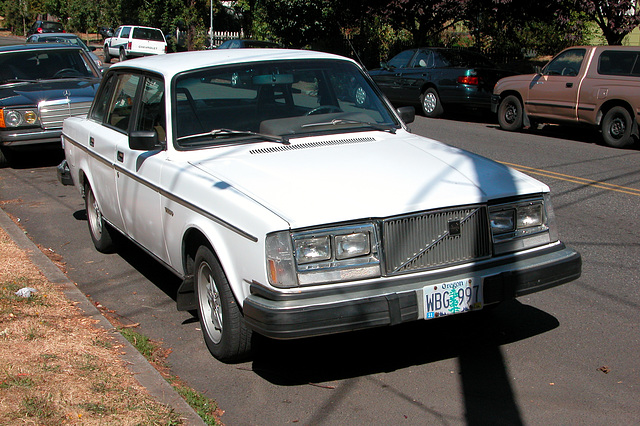 Cars of Portland: the Volvos Cars of Portland: the Volvos