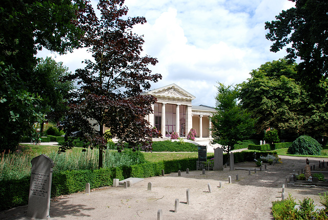 Kleverlaan Cemetery in Haarlem