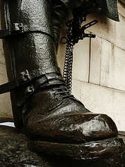 royal artillery monument, hyde park corner, london