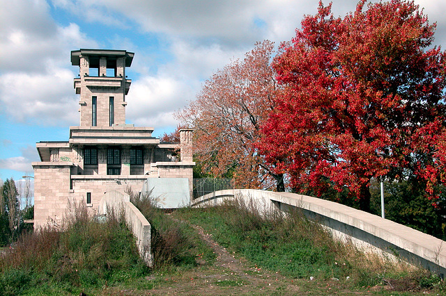 Theatre at Avenue Letourneux