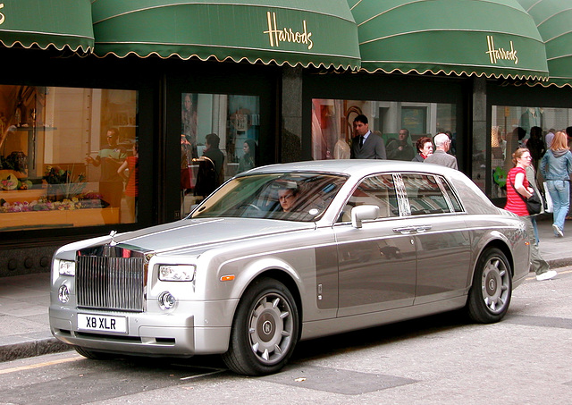 Rolls-Royce in front of Harrods