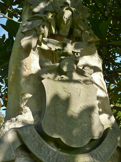 brompton cemetery, london,heraldry on a c19 memorial