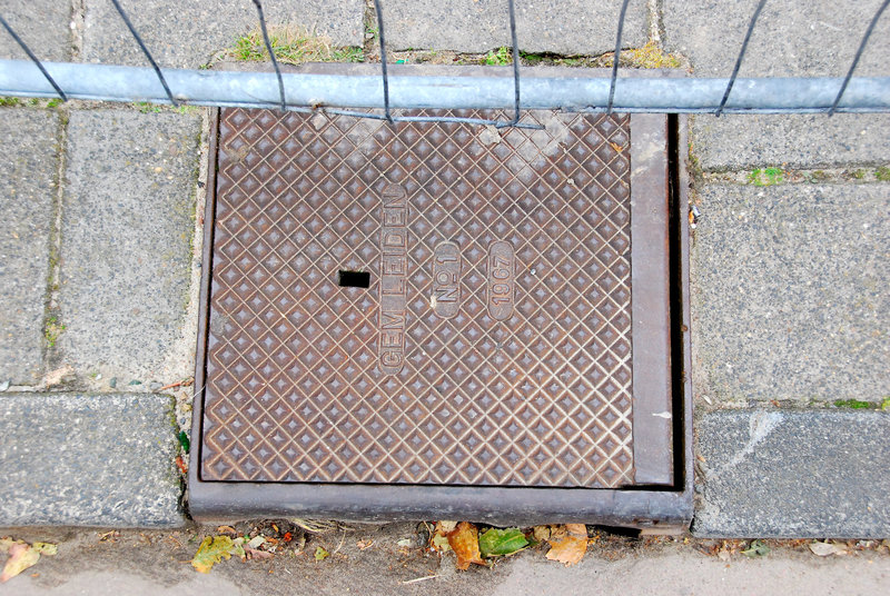 More drain covers: Gemeente Leiden 1967