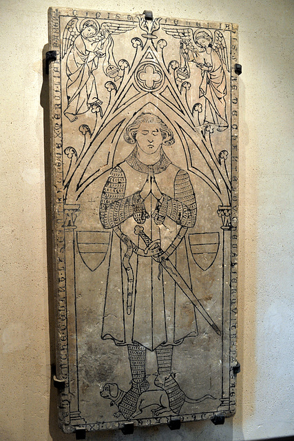 Stèle du chevalier Jean de Chanteloup - Musée d'Evreux