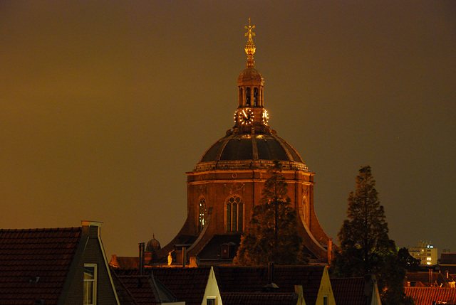 The Mare Church at night
