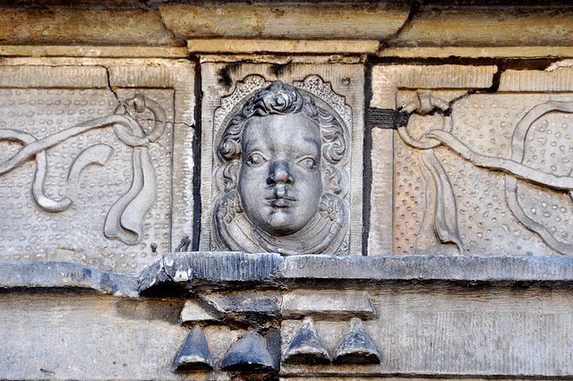 Ornamental head on 71, Rapenburg in Leiden