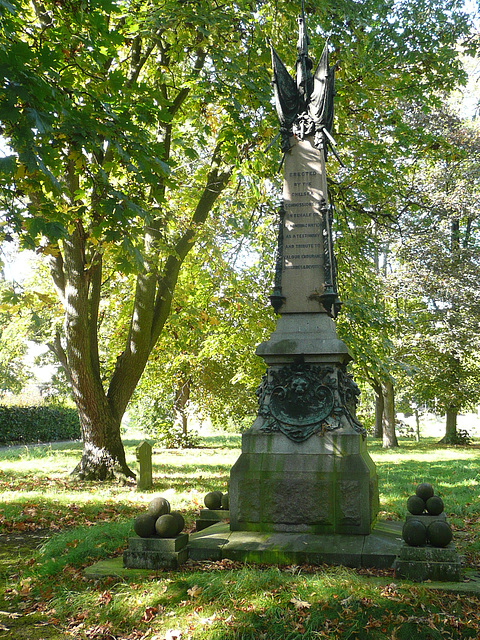 brompton cemetery, london,memorial to 2,625 chelsea pensioners buried here between 1855 and 1893