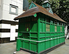cabbies's shelter, charing cross embankment, london