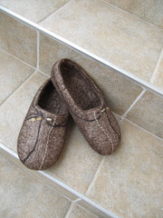 men's felted slippers