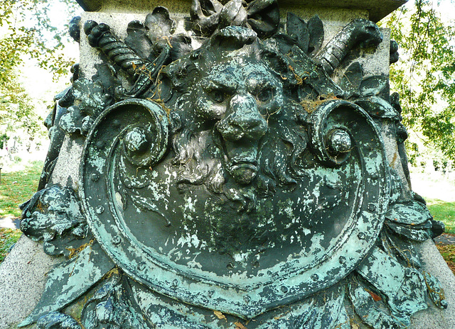 brompton cemetery, london,memorial to 2,625 chelsea pensioners buried here between 1855 and 1893