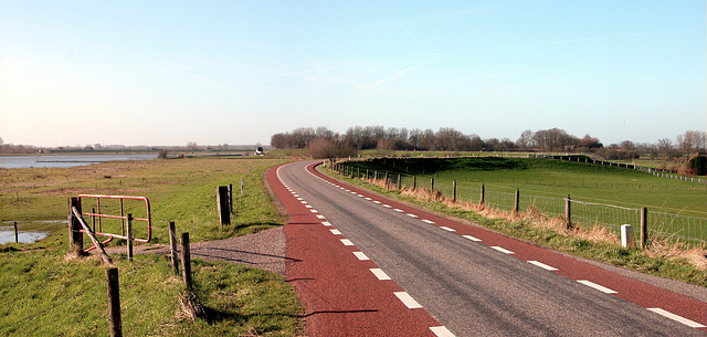 The river dike at Everdingen