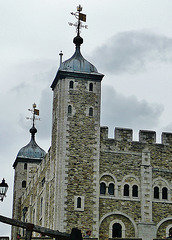 tower of london , white tower